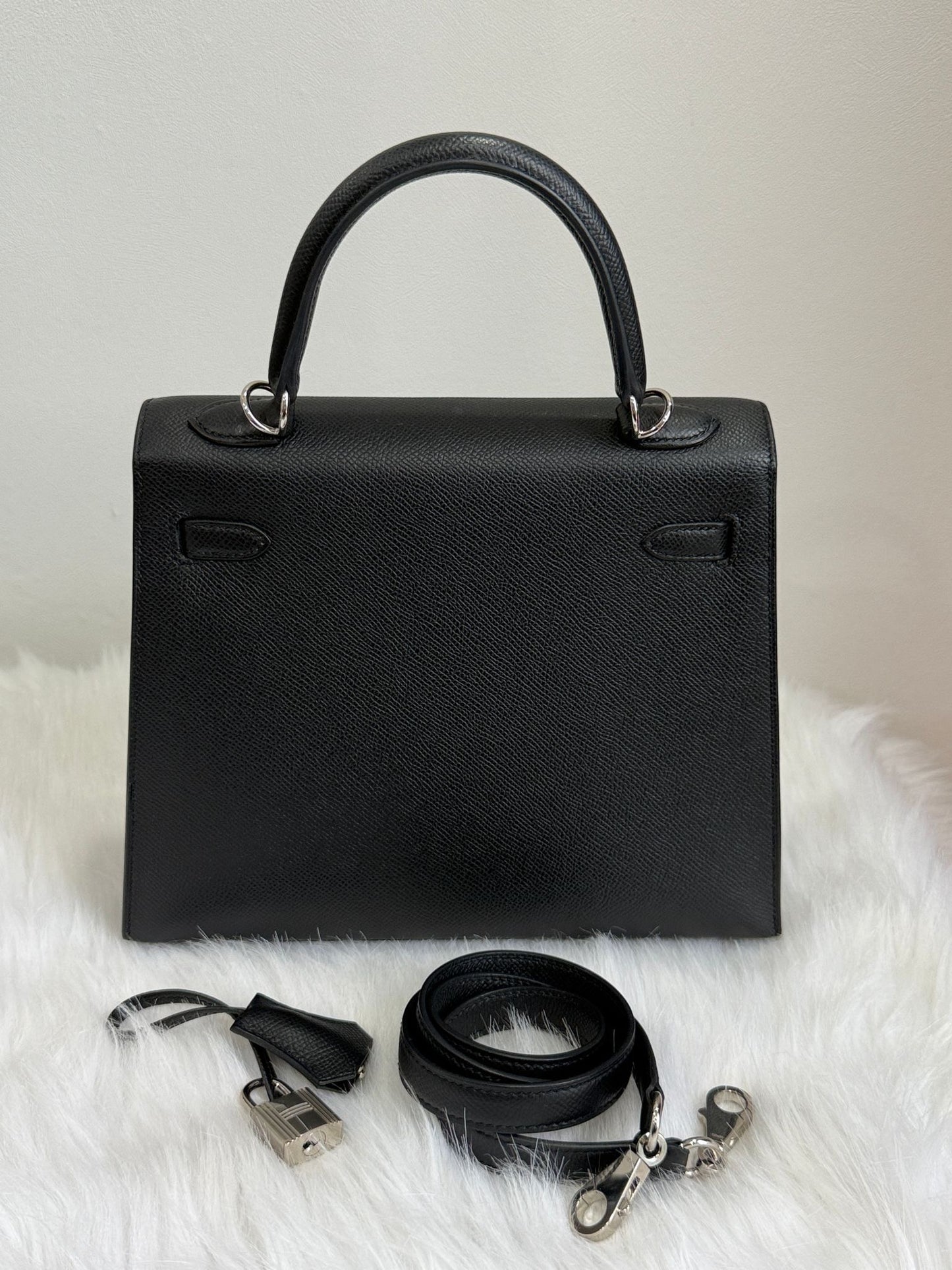 Kelly 25 Noir Palladium Hardware